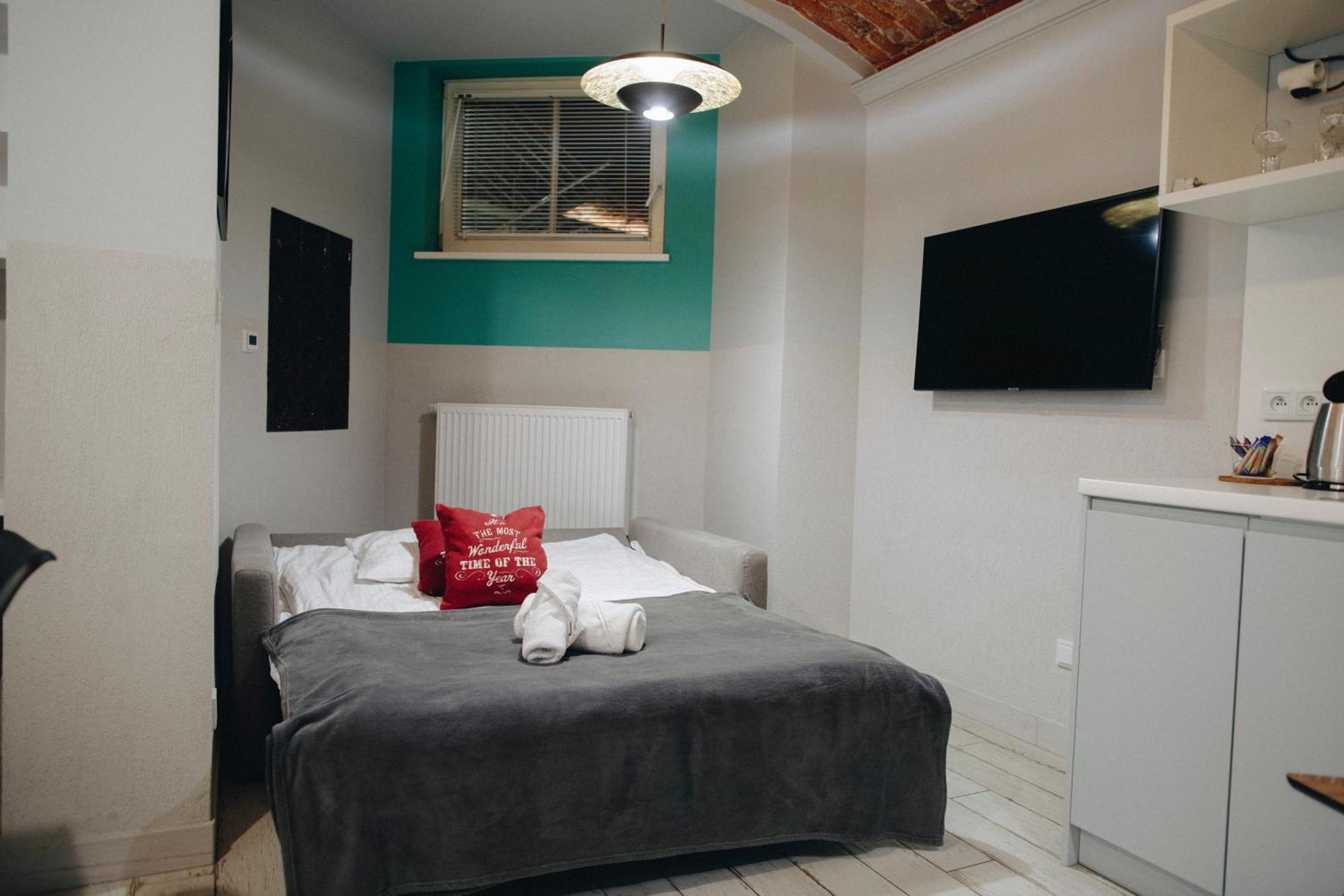 M5 Main Square Stylish One Bedroom Краков Экстерьер фото