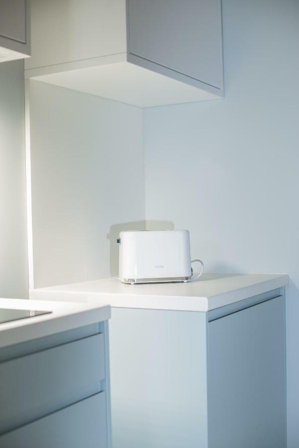 M5 Main Square Stylish One Bedroom Краков Экстерьер фото